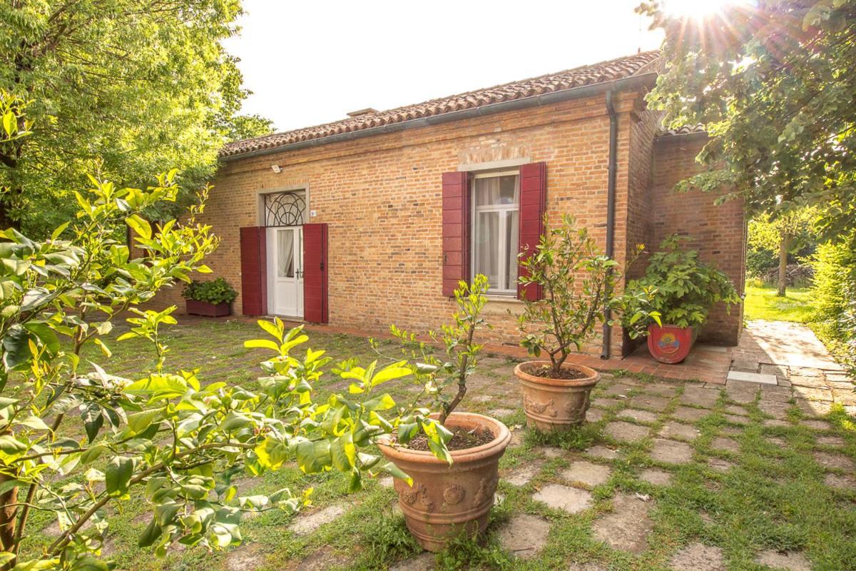 Splendido Casale Immerso Nella Natura Pozzonovo Exteriör bild